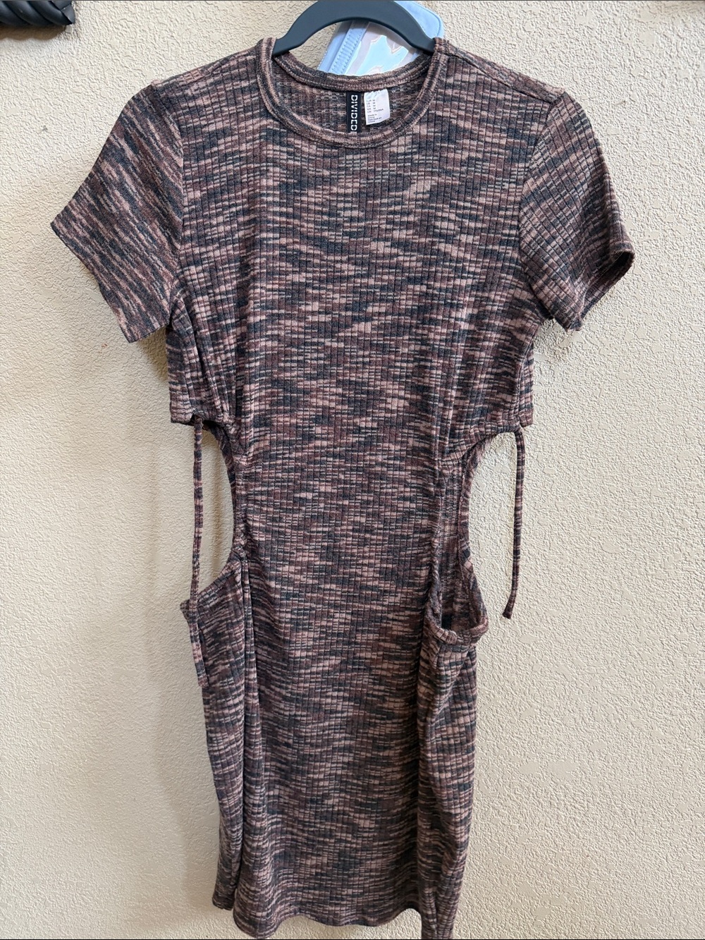 H&M Ribbed Knit Top in Brown and Black Marled